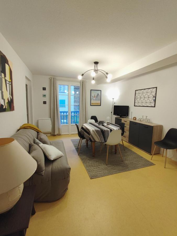 Grand Appartement En Rdc Vallee De Campan Exteriör bild